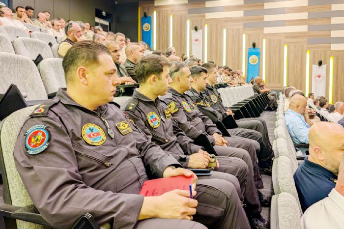 Orman yangını pilot ve mürettebatına eğitim verildi